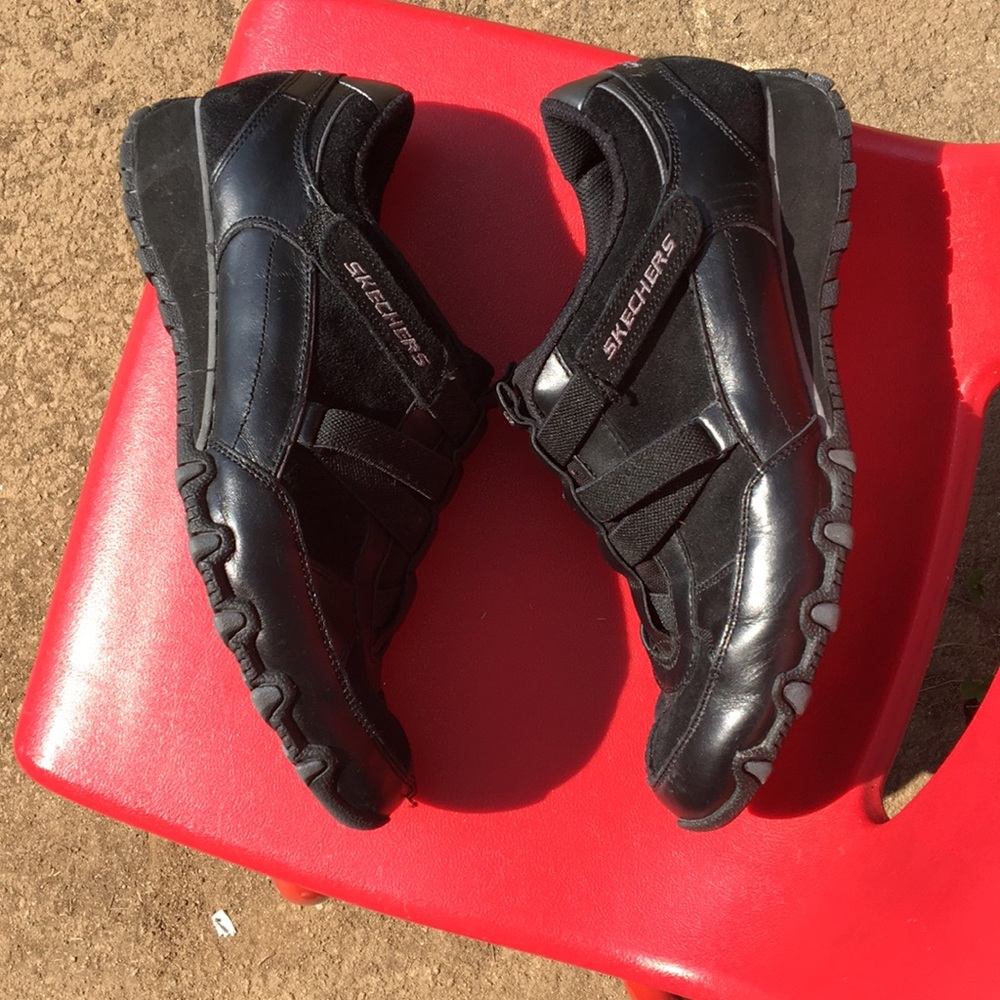 Skechers shoes size 9.5 Black gently worn